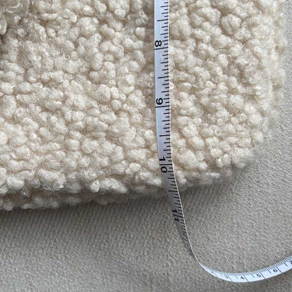 13" LAPTOP CASE AND HEADBAND FAUX SHEARLING - Picture 6 of 7